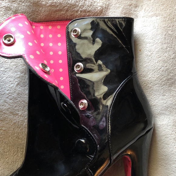 Betsey Johnson”Luca”Patent Leather Snap Bootie-6 - Picture 8 of 8
